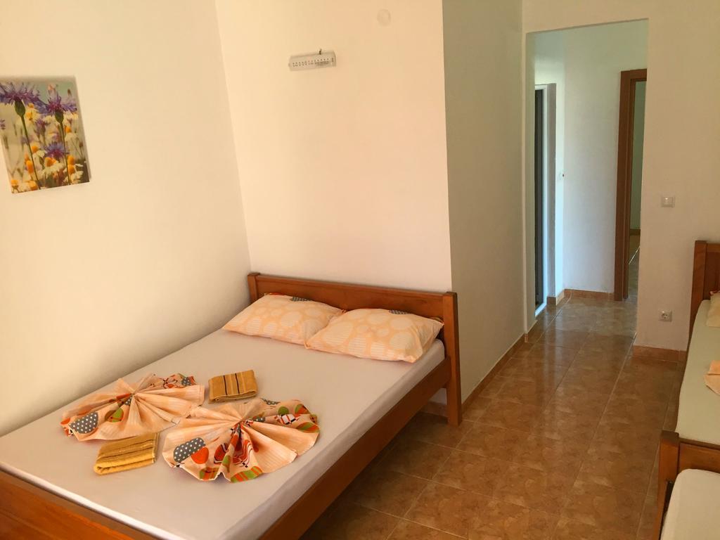 Friendly House Apartment Ulcinj Exterior photo